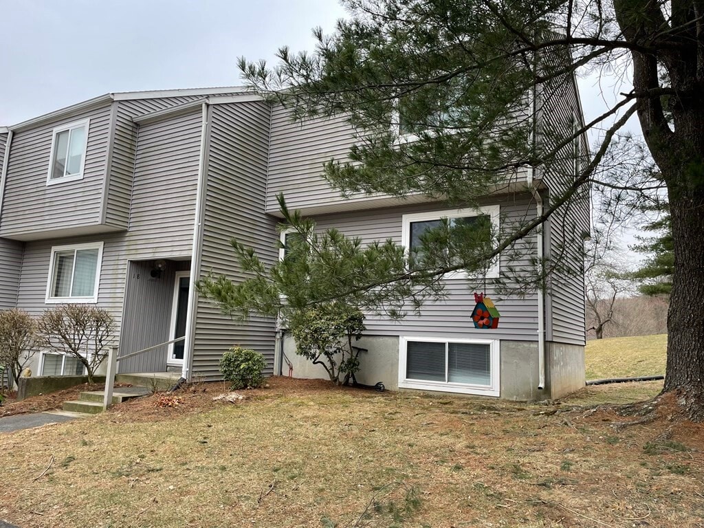 18 Autumn Ln Unit 1, Amherst, MA 01002 Condo for Rent in Amherst, MA