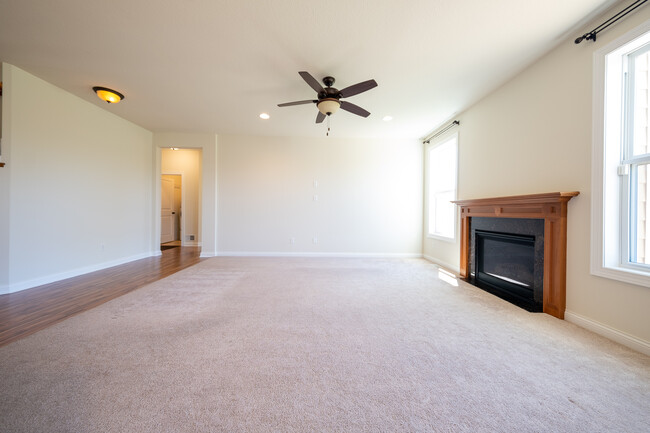 Building Photo - 5007 Merrimac Ln N