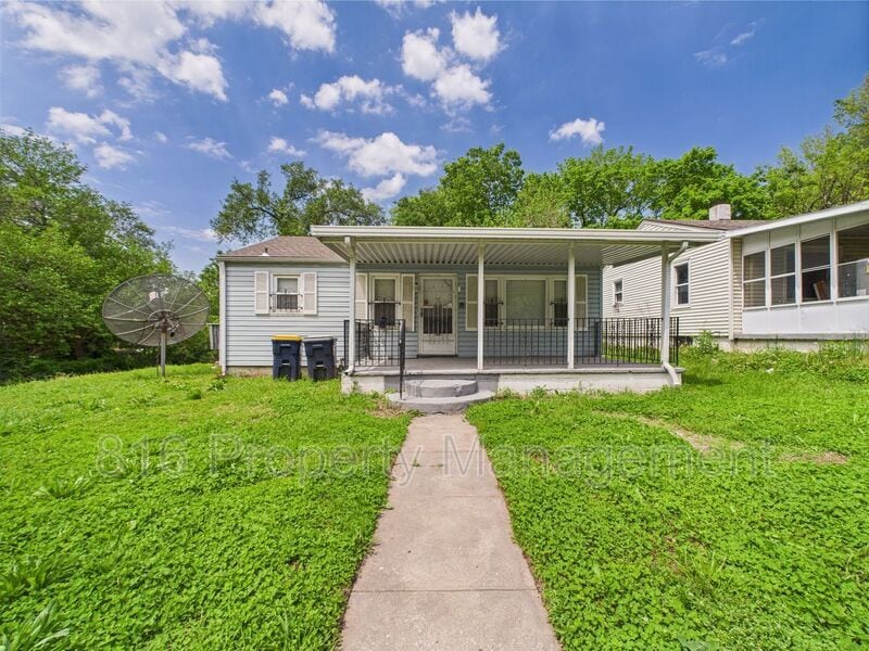 Foto principal - 3354 Jackson Ave