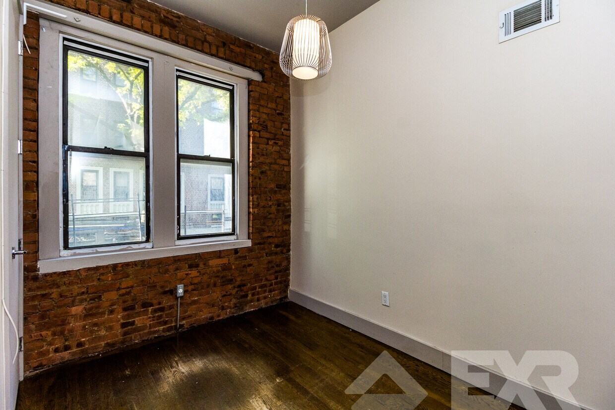 Primary Photo - 1223 Bushwick Ave
