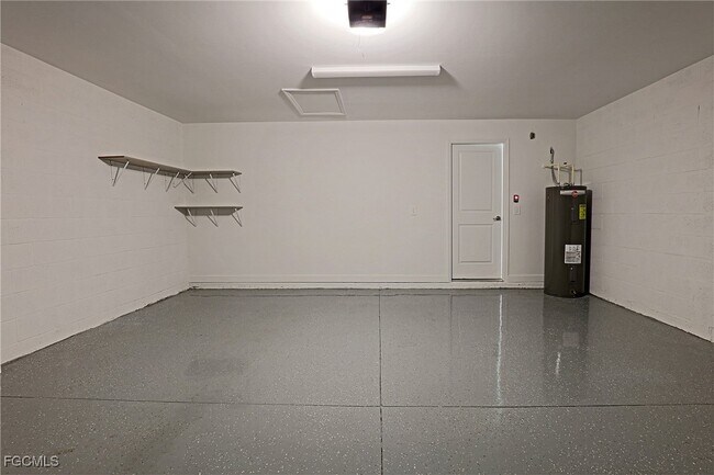 Foto del edificio - 20665 Hazelnut Ct