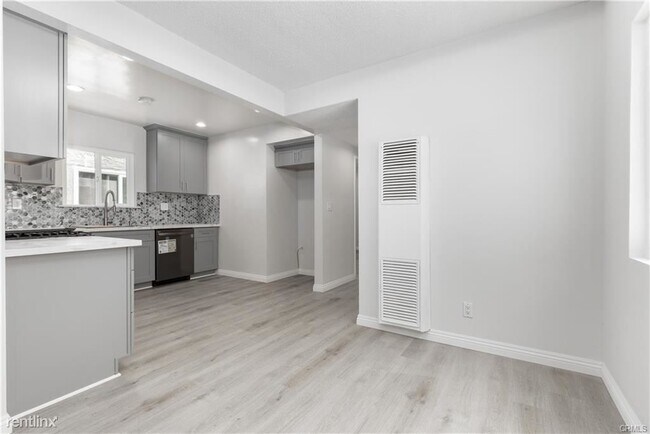 Building Photo - 3 br, 2 bath House - 14808 Kingsdale Ave
