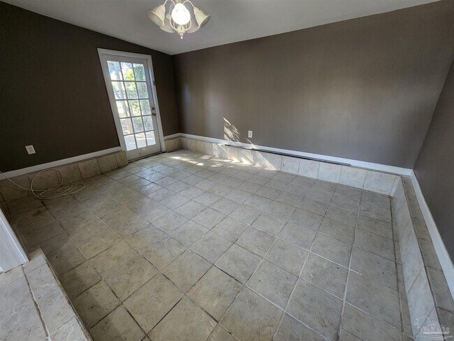 Foto del edificio - 3052 Creighton Rd