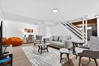 Building Photo - 2705 Freemantle Dr