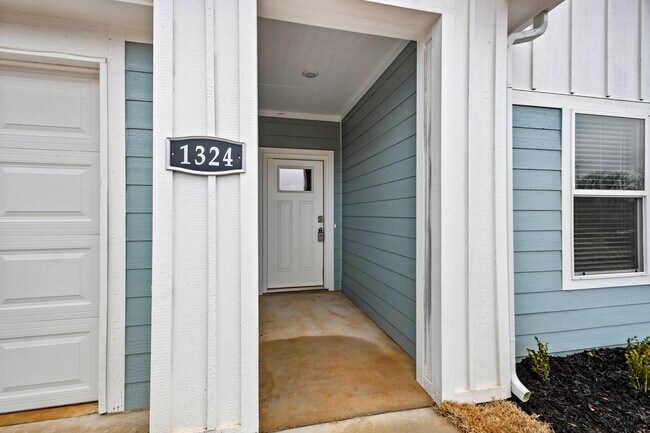 Building Photo - Gorgeous New Construction in Gentry!