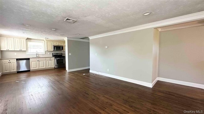 Building Photo - 27 Southridge Dr