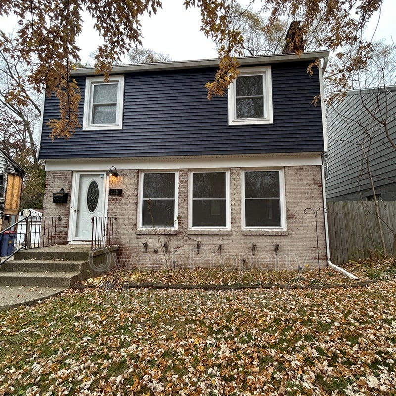 Primary Photo - 1532 Sylvan Ave SE