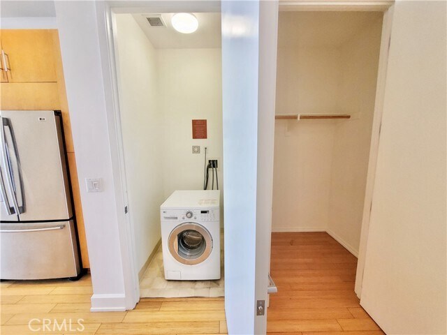 Foto del edificio - 3223 W 6th St