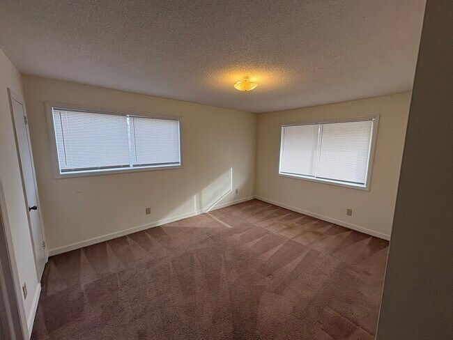 Foto del edificio - Brookwood Apartments 1023