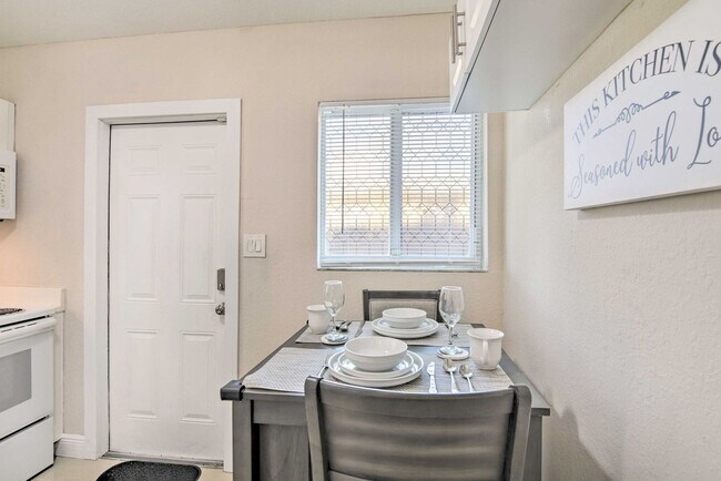 Foto del edificio - 441 NW 7th Terrace
