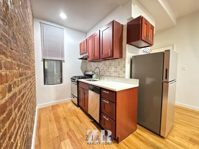 Foto del edificio - 1 bedroom in Brooklyn NY 11216