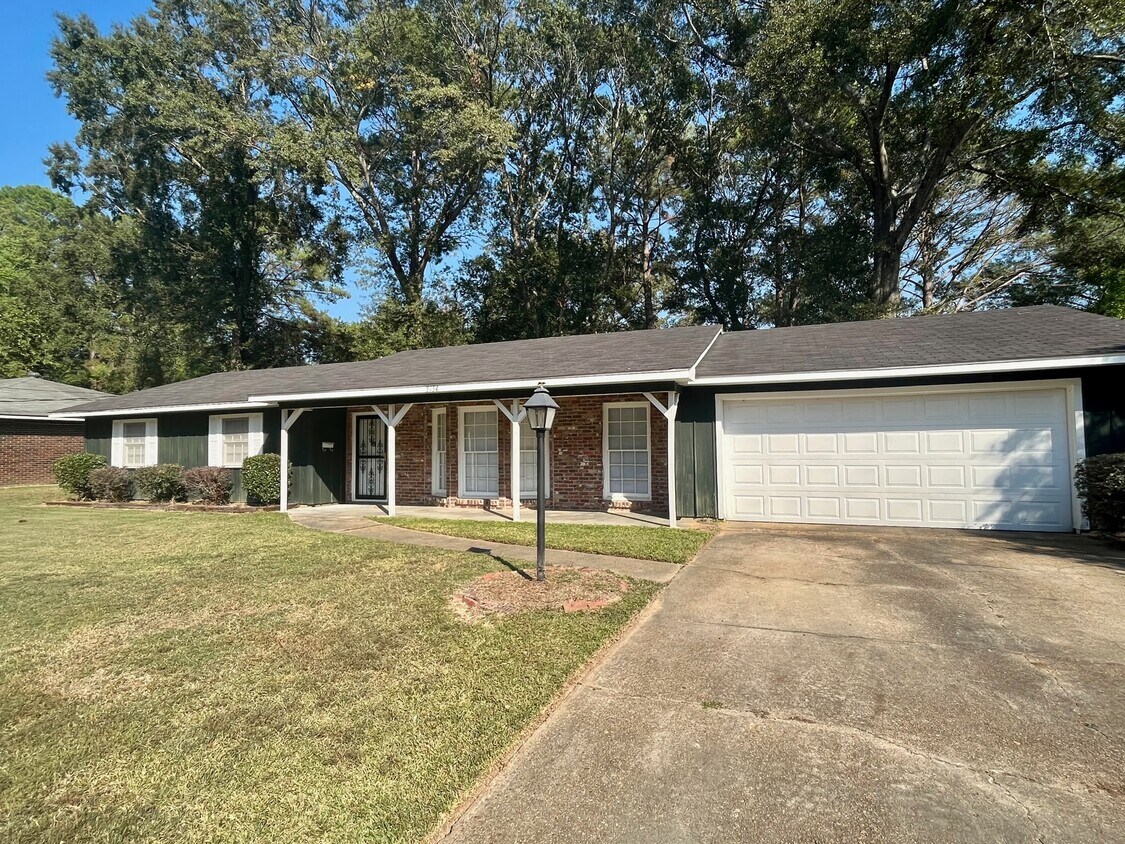 Foto principal - 5154 N Hill Dr