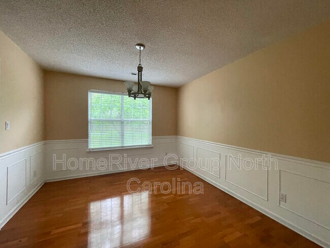 Foto del edificio - 11315 Laurel View Dr