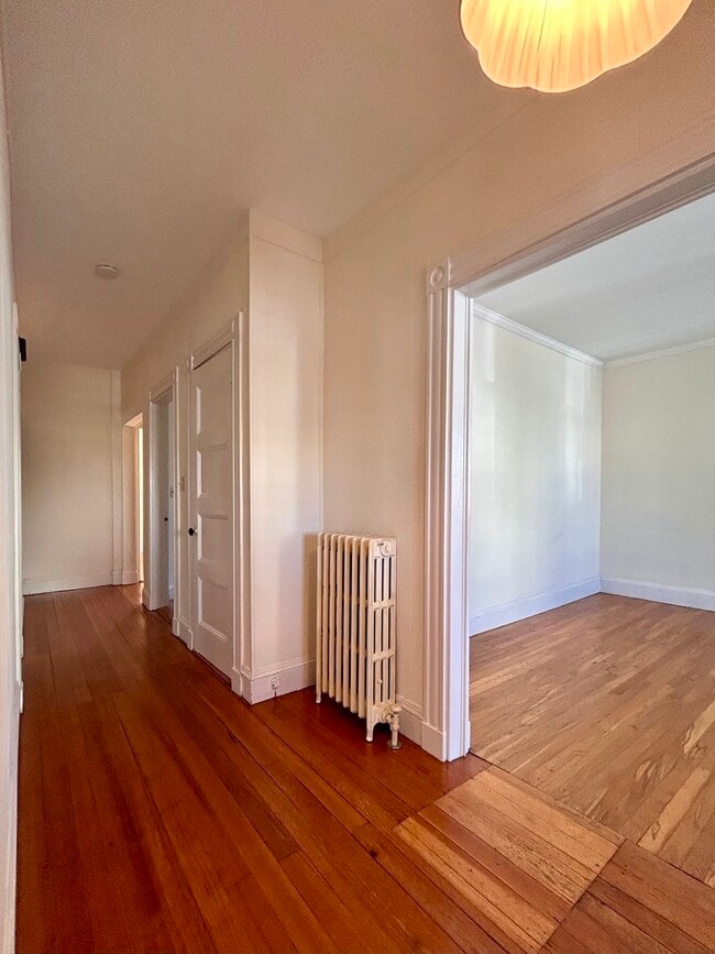 Building Photo - 75 Elmira St