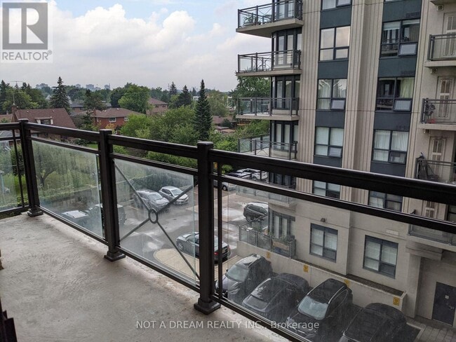 Building Photo - 872-872 Sheppard Ave W