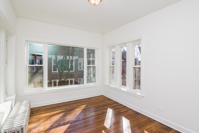 Foto del edificio - 6571 N Lakewood Ave