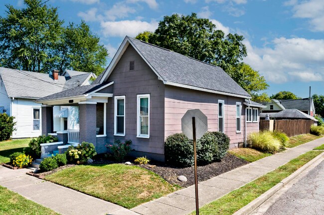 Foto del edificio - 427 Riley Ave