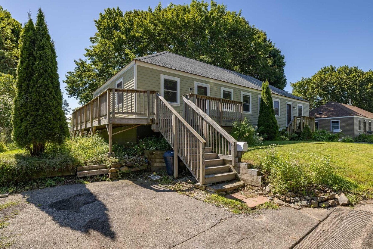 166 Manson Ave, Kittery, ME 03904 House Rental in Kittery, ME