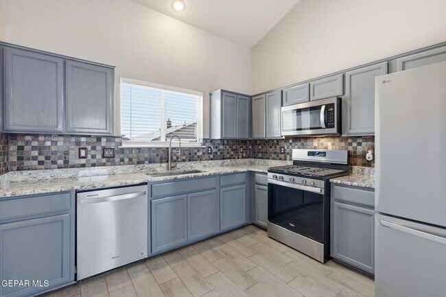 Building Photo - 2913 Pino Blanco Pl