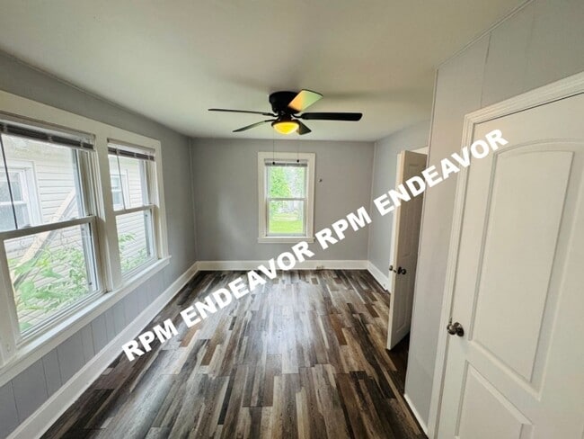 Foto del edificio - 2bedroom located in Hillsdale Move in Read...