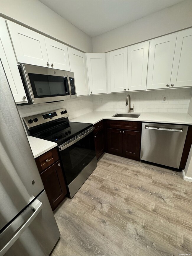 Building Photo - 9 Sylvan Ave