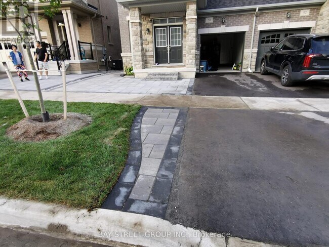 Building Photo - 50 Crofting Cres