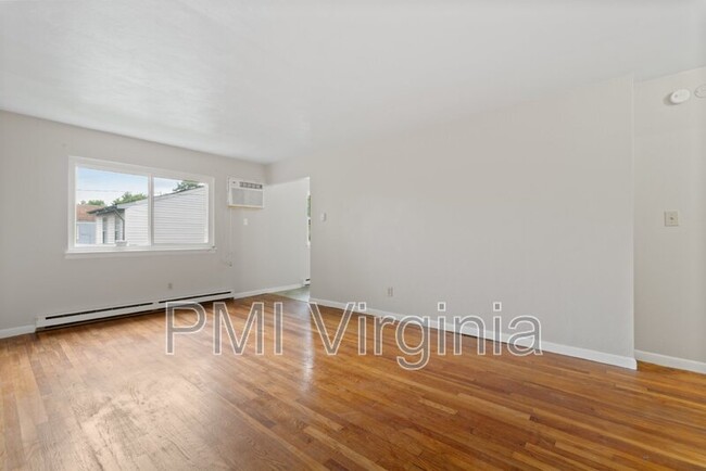 Foto del edificio - 2412 Courtney Ave