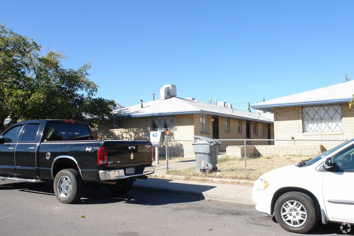 Building Photo - 4015 Truman Ave