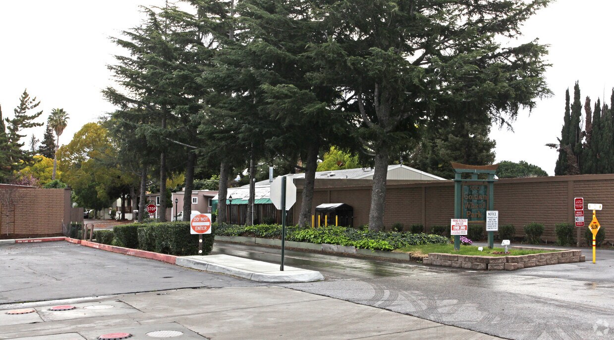 Building Photo - Golden Wheel Mobile Home Park