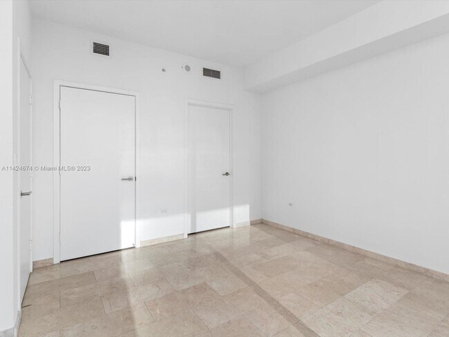 Building Photo - 88 SW 7th St