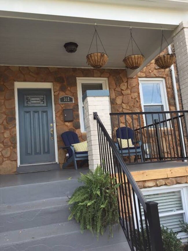Foto del edificio - 318 Farragut St NW