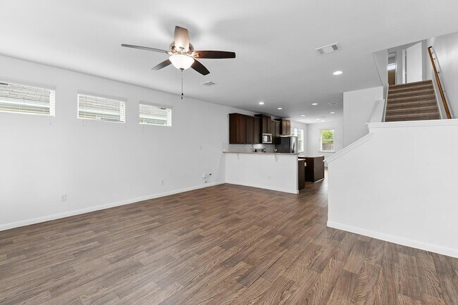 Foto del edificio - 213 Michaelis Dr