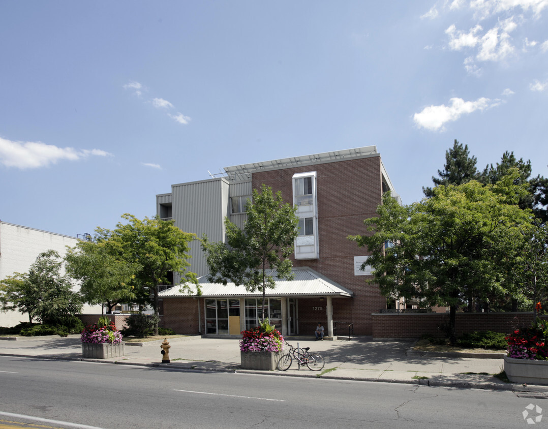 Building Photo - Danforth Ave