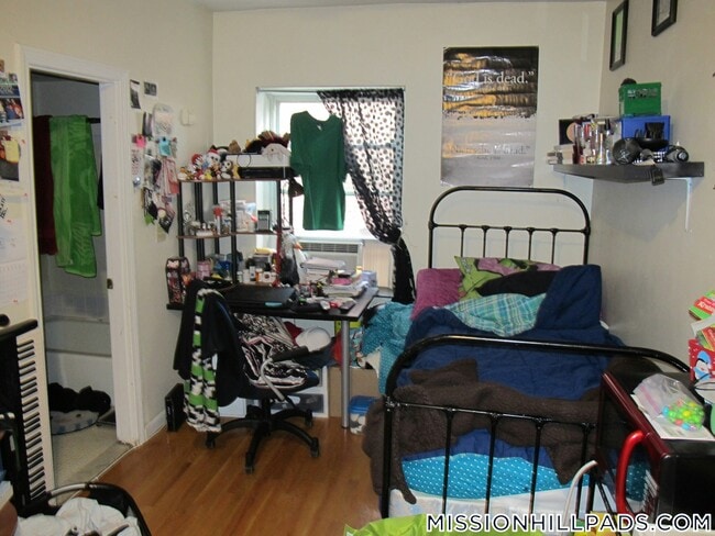 Building Photo - 10 Wait St