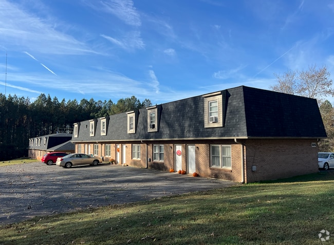 Building Photo - Southfork Apartments