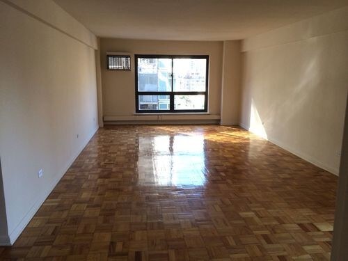 Building Photo - 304 E 51st St