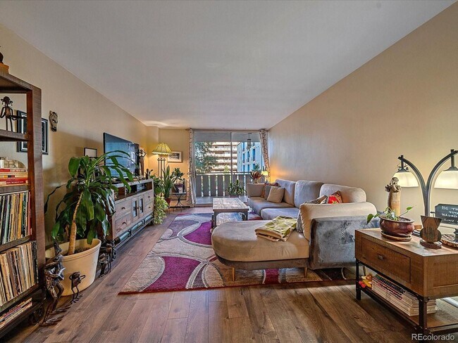 Foto del edificio - Condo 1Bed 1Bath - Long Realty and Property Management