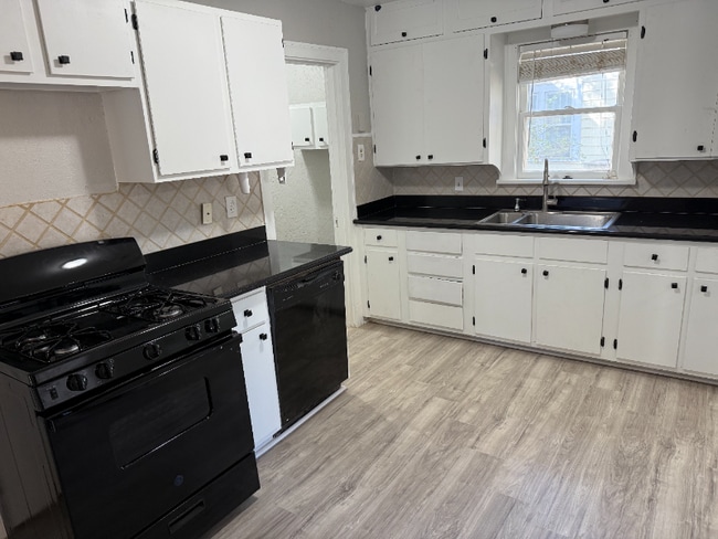 Foto del edificio - 322 Sunset Terrace