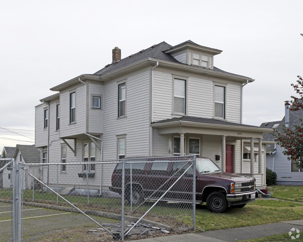 Building Photo - 6009 S Warner St