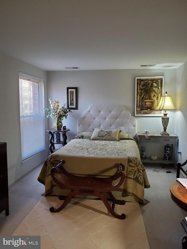 Foto del edificio - 3356 Woodburn Rd