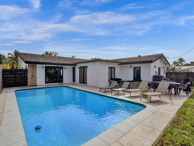 Foto del edificio - 5501 NE 18th Terrace