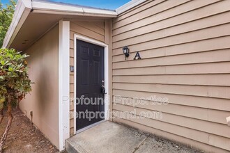 Building Photo - 12225 SW Gingham Ln