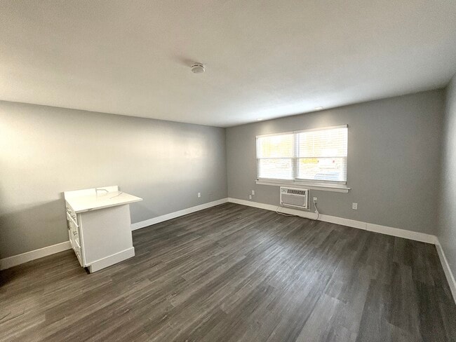 Studio 1 | Living Area - Brookside Gardens