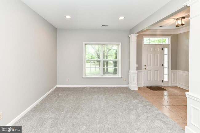 Building Photo - 5077 Village Fountain Pl