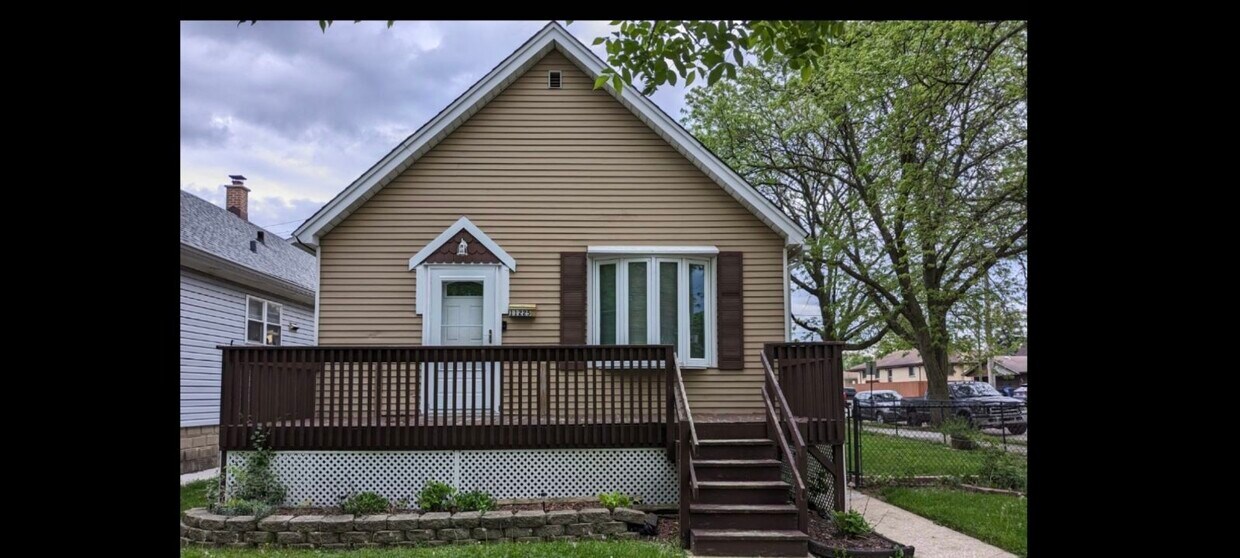 Foto principal - 11225 S Sawyer Ave