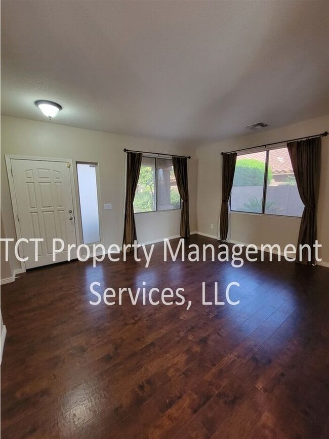 Foto del edificio - Beautiful 5 bedroom, 3 bath home in Chandler!