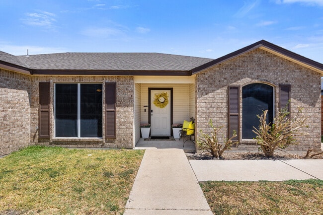 Building Photo - 4407 Hank Dr