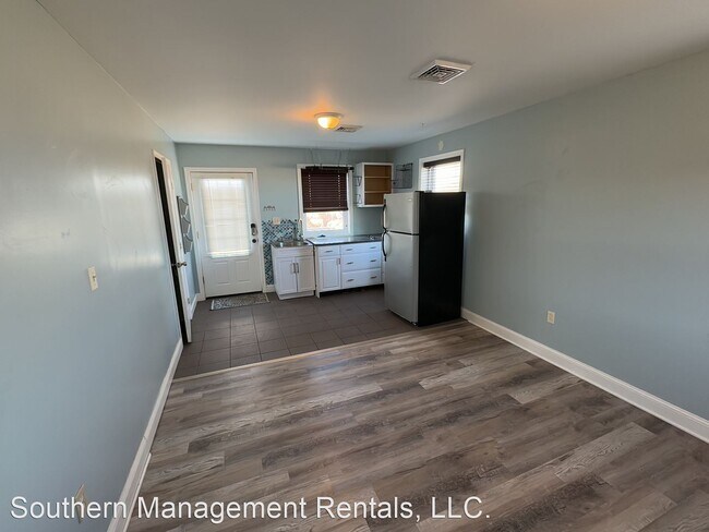 Foto del edificio - 4 br, 1 bath House - 14803 Mount Olivet Road