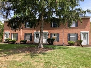 Building Photo - 723 Lakeview Dr