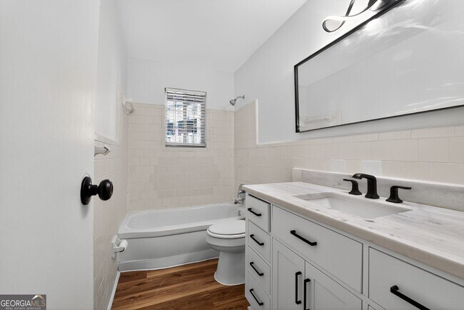 Foto del edificio - 2510 Peachwood Cir NE